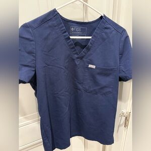 SOLD  -  FIGS women’s small one pocket top, navy